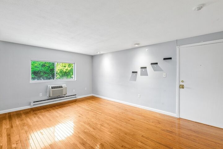 Property Photo: 7 Glen Ave 11 MA 01824