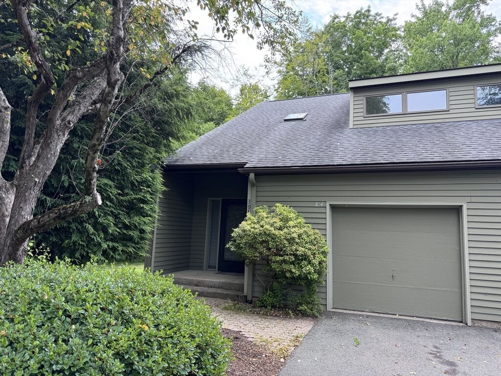 Property Photo: 304 Fairway Village 304 MA 01053