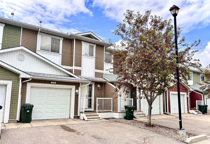 Property Photo: 800 Yankee Valley Boulevard SE 602 AB T4A 2L3