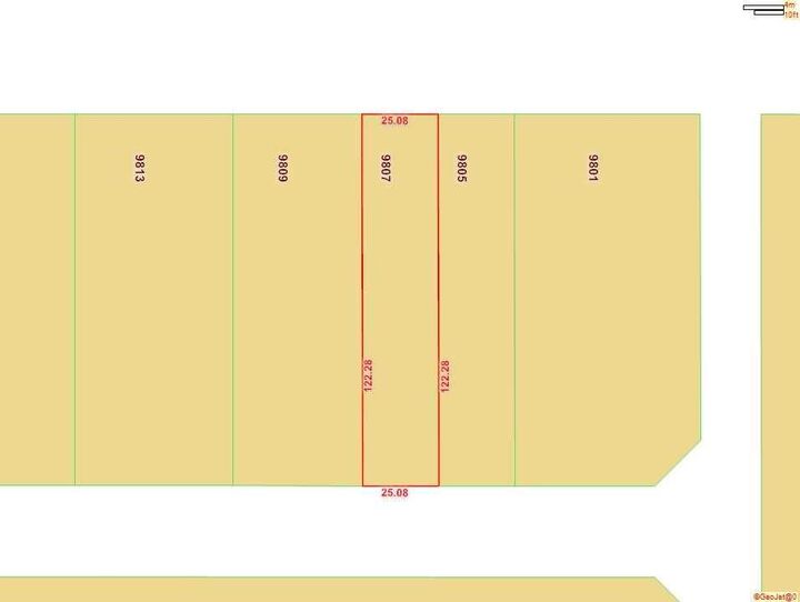Property Photo: 9807/09 96 Avenue AB T8V 0L8