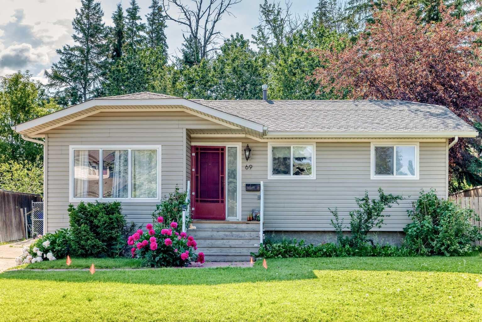 Property Photo: 69 Gregson Crescent AB T4P 2K3