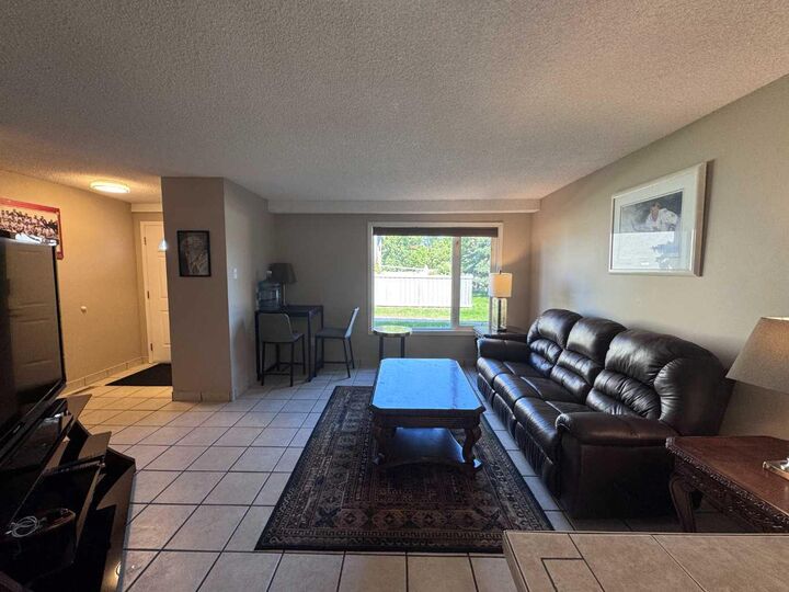 Property Photo:  10029 80 Avenue  AB T8V 4G2 