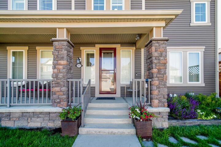Property Photo: 503 Windbrook Heights SW AB T4B 3X2