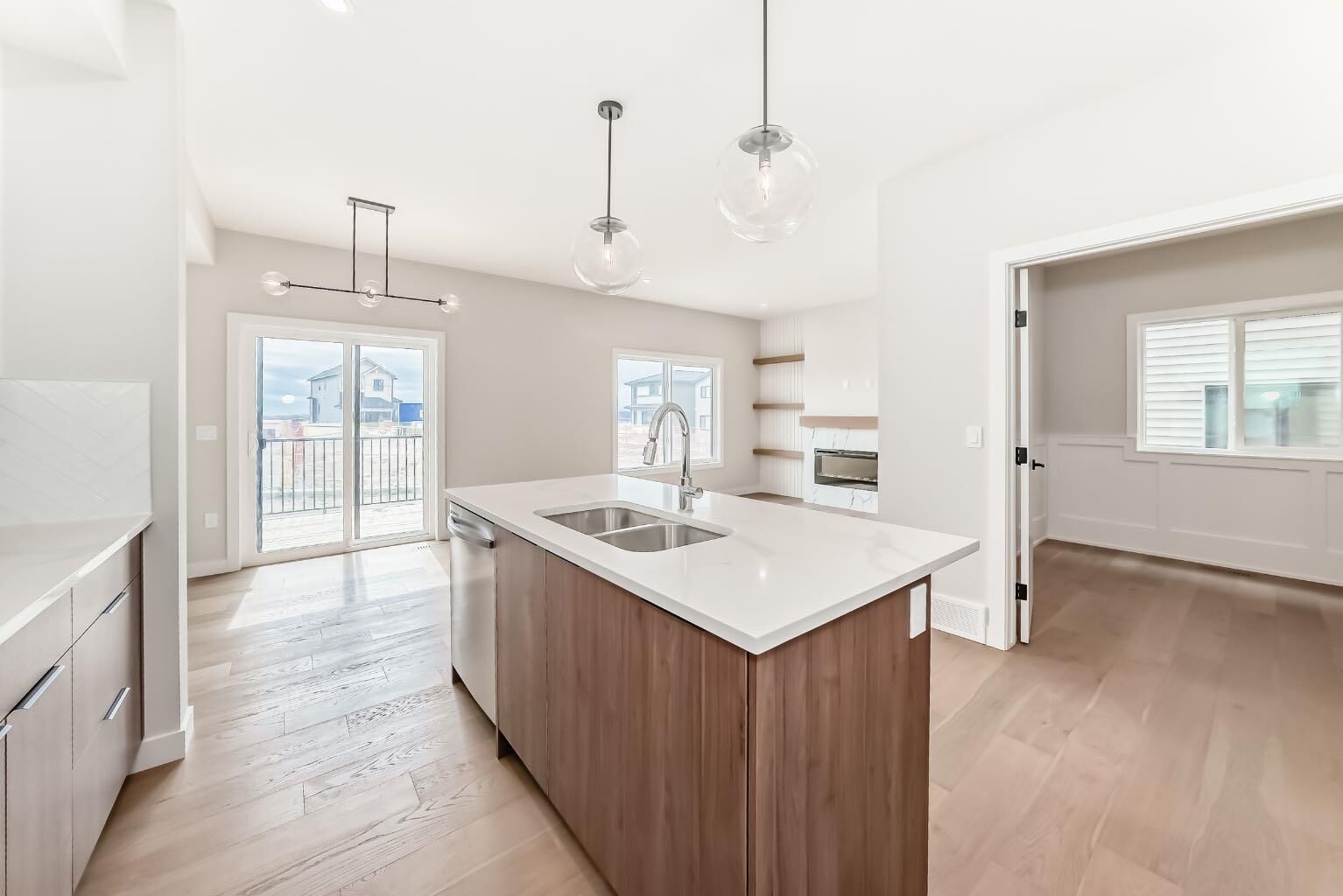 Property Photo: 4 Heritage Mews AB T4C 2J8