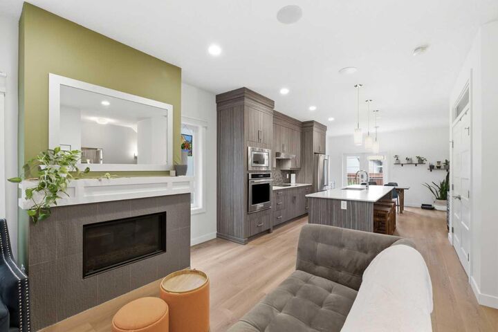 Property Photo: 308 11 Avenue NE 5 AB T3E 0Z1