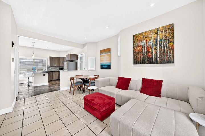 605 15 Avenue SW 27 — photo 1