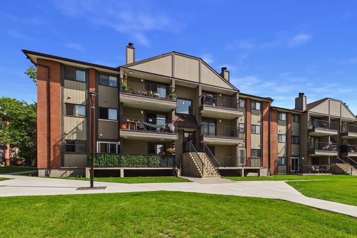 Property Photo:  13045 6 Street SW 4214  AB T2W 5H1 
