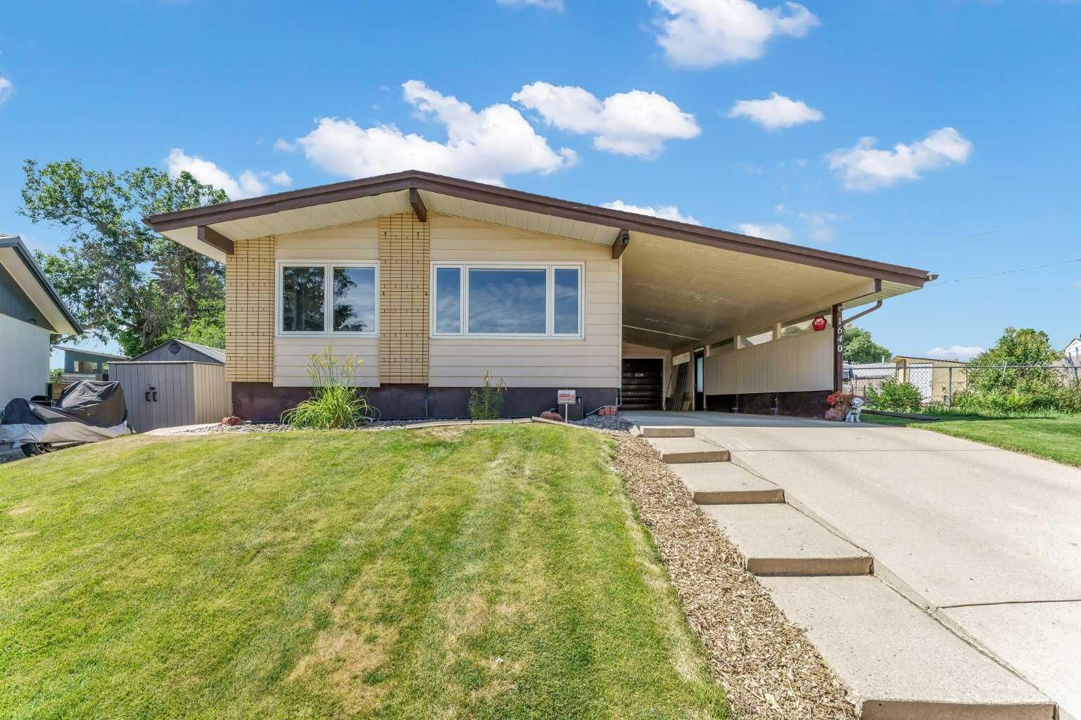 Property Photo: 1640 9 Avenue NE AB T1A 6G2