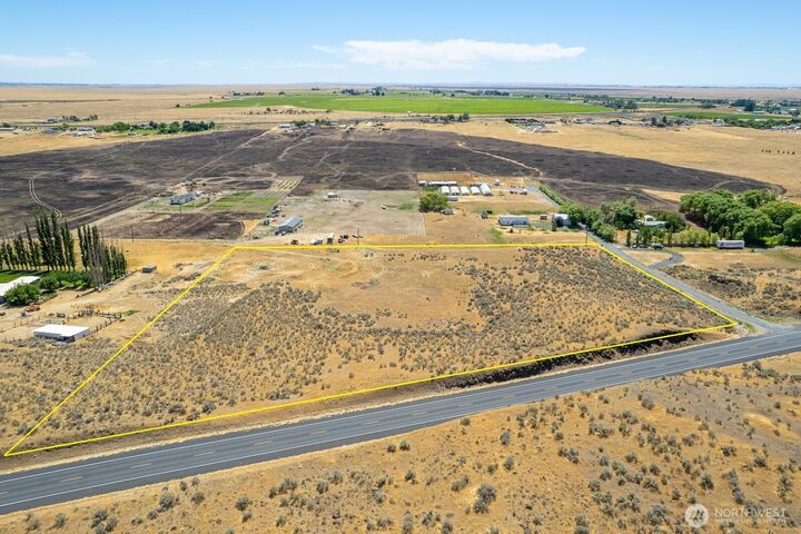 Property Photo: 2495 SR 28 E WA 98851