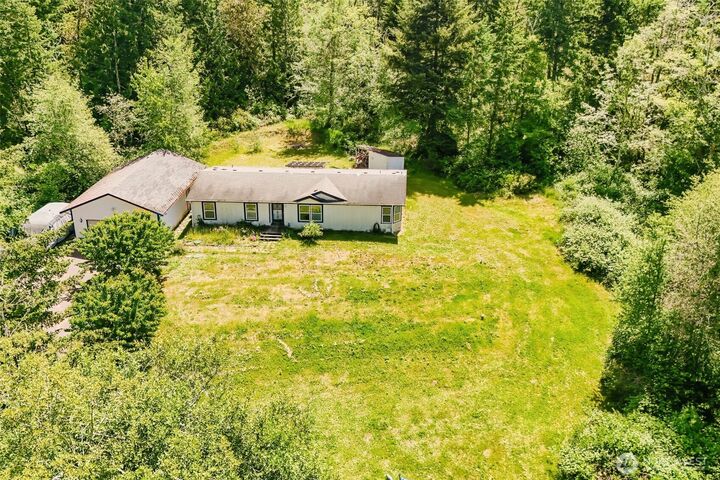 Property Photo: 1320 SW Hollyhock Lane WA 98366