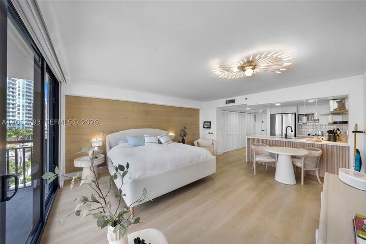 Property Photo:  540 Brickell Key Dr 809  FL 33131 