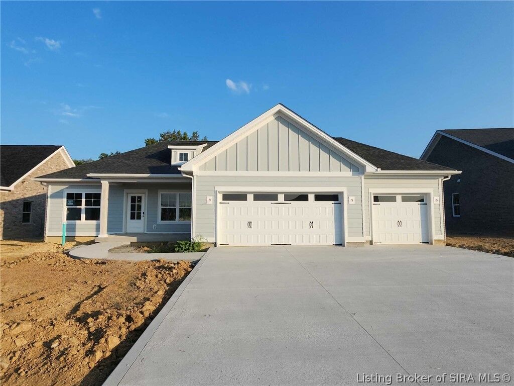 Property Photo: 5116 Abington Way 1533 IN 47111