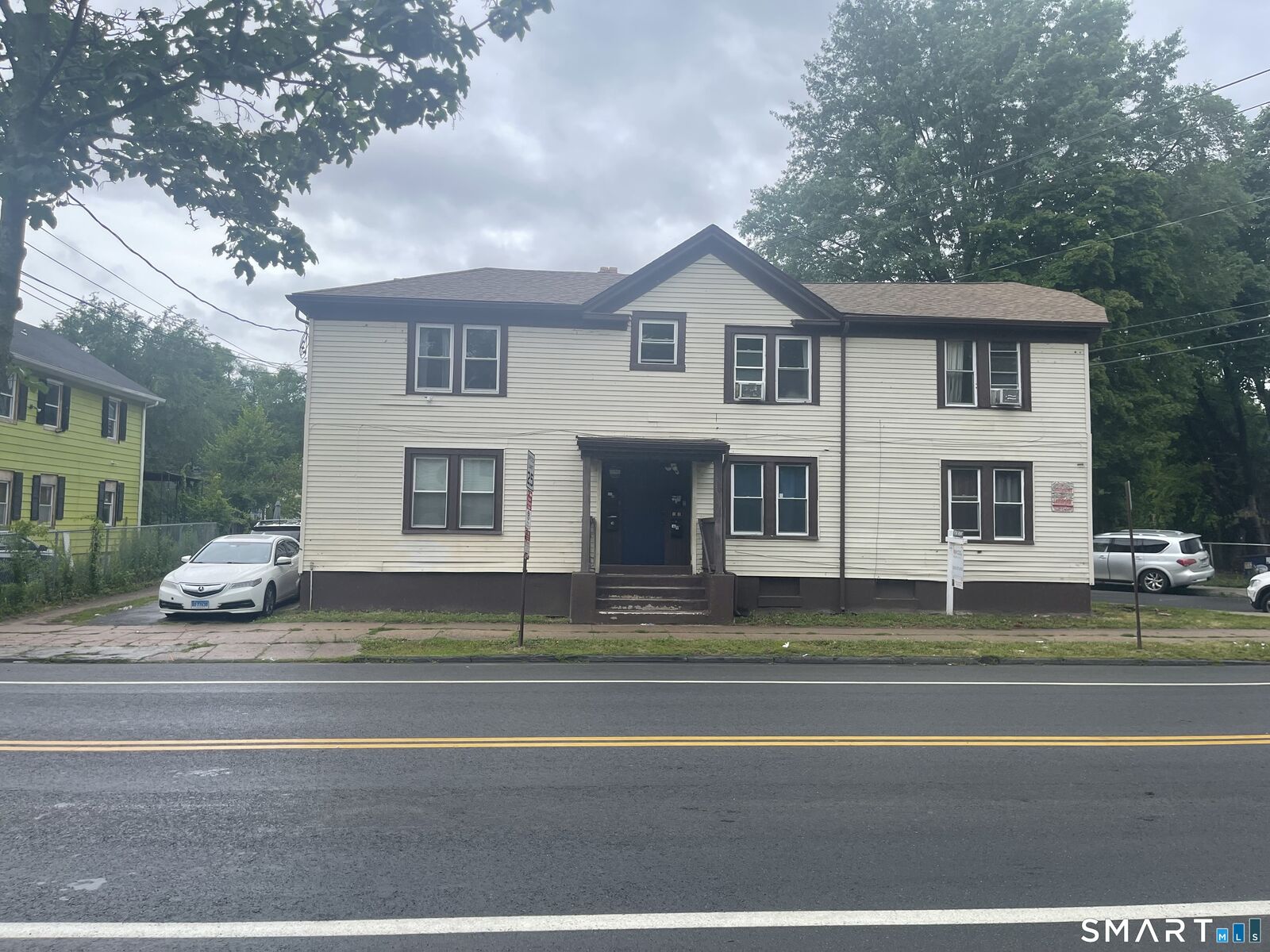 Property Photo: 467 Columbus Avenue 1W CT 06519