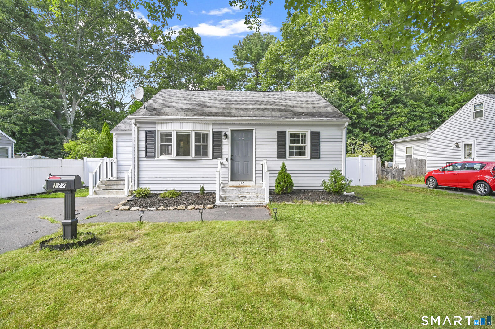 Property Photo:  127 Deepwood Drive  CT 06040 