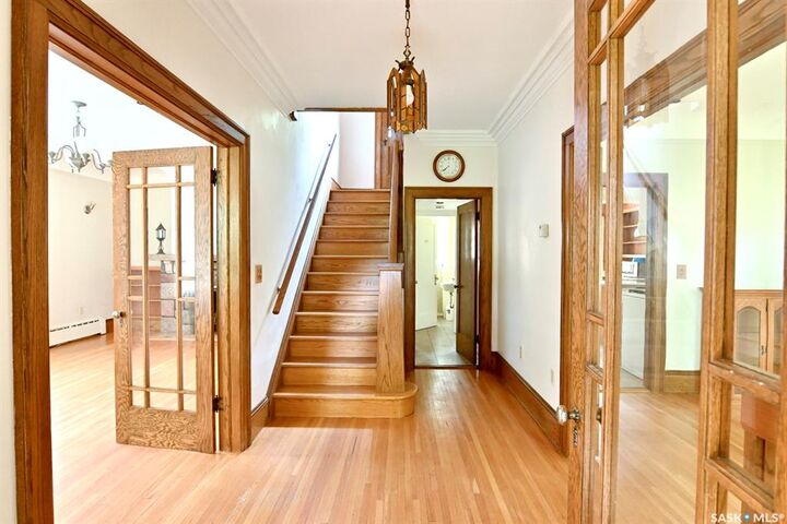 Property Photo: 1325 Elliott Street SK S7N 0V7