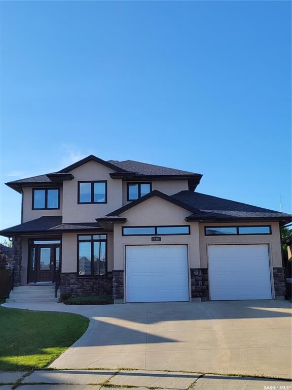 718 Patrick Bay — photo 1