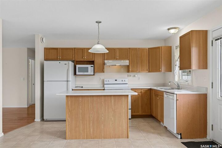 Property Photo: 119 McKendry Avenue W 3 SK S0E 1A0