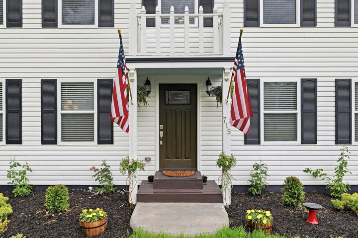 Property Photo:  715 W Garfield  Street  IA 51632 