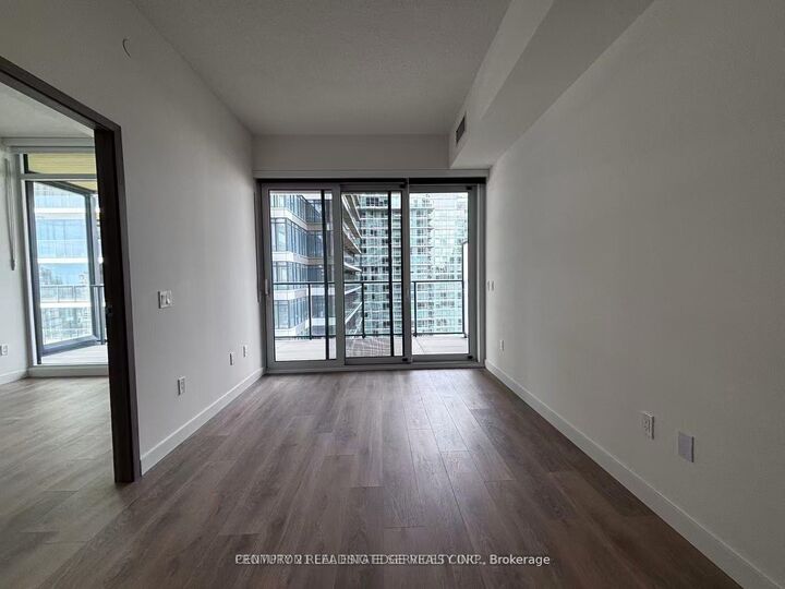 Property Photo:  3 Concord Cityplace Way 2506  ON M5V 0X4 