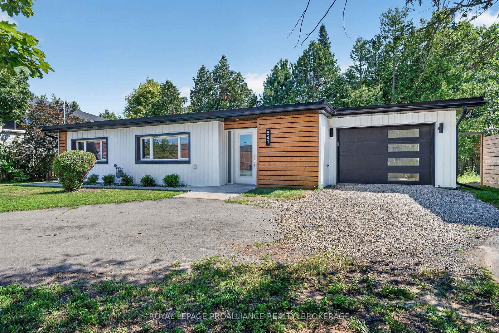 Property Photo: 843 Woodbine Road ON K7P 2X3