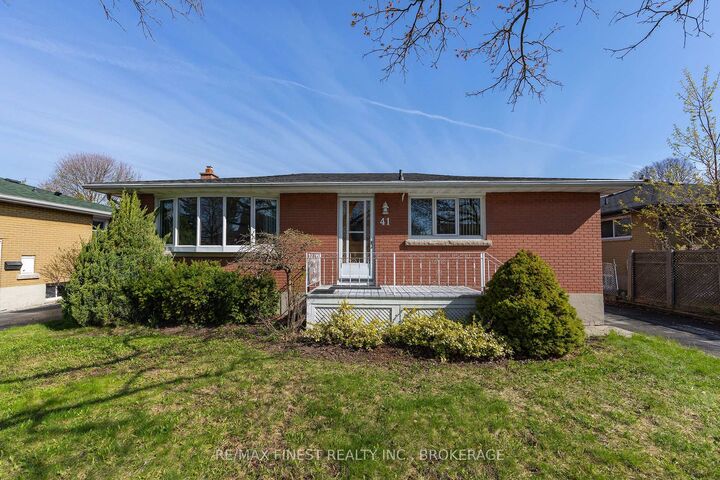 Property Photo: 41 Campbell Crescent ON K7M 1Z6
