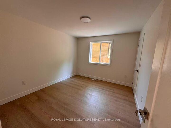 Property Photo: 53 Bishop Avenue 2 ON M2M 1Z4