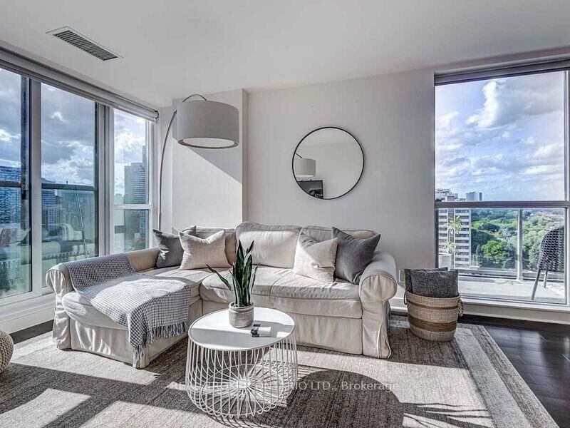 Property Photo:  320 Richmond Street E Uph13  ON M5A 1P9 