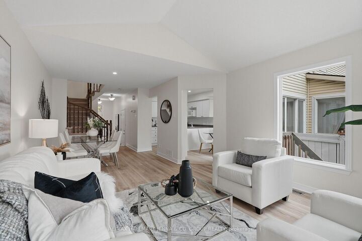 Property Photo: 3 Redding Way ON K2G 6C5