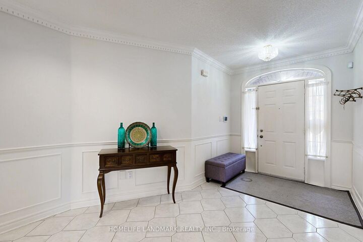 Property Photo:  46 Green Ash Crescent  ON L4B 3S1 