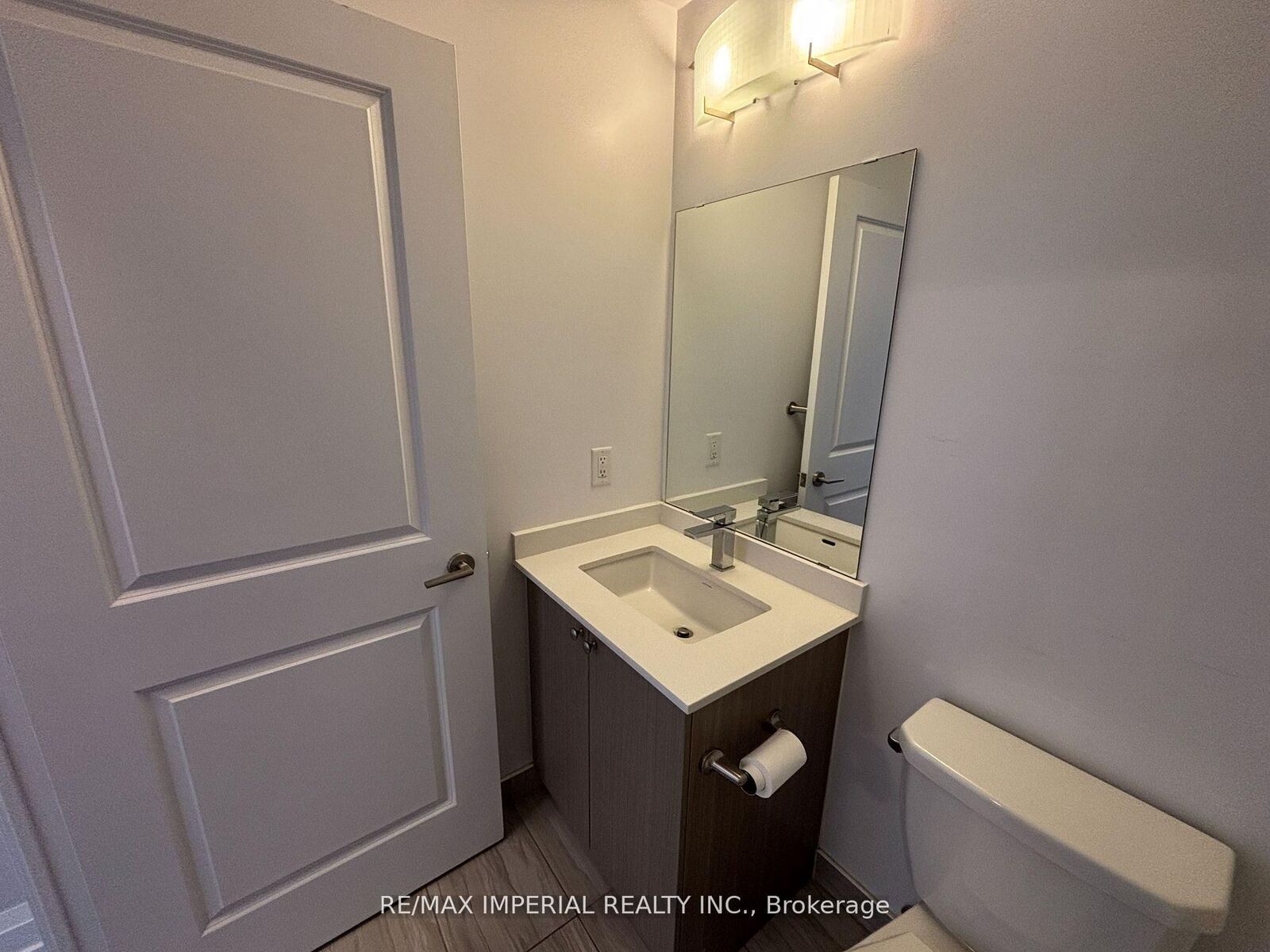 Property Photo: 7890 Bathurst Street 2301 ON L4J 0J9