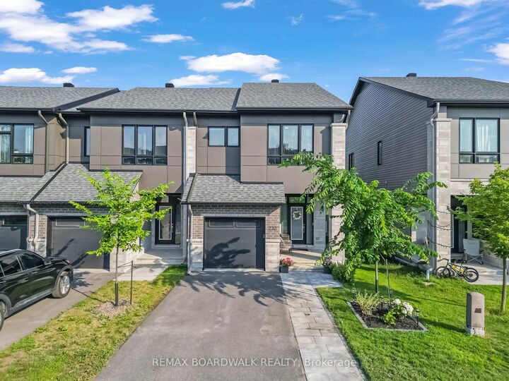 232 Bristol Crescent — photo 1