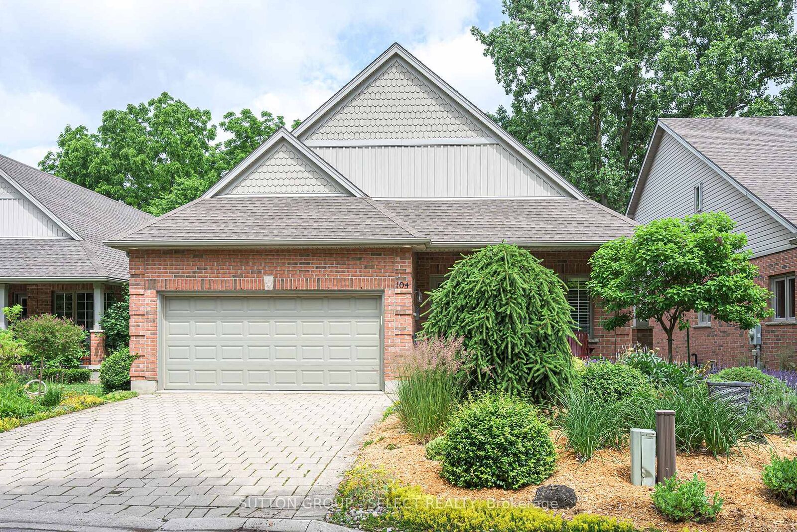 Property Photo:  25 Becher Street 104  ON N6C 1A4 