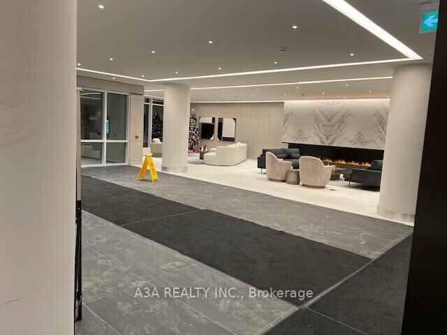 Property Photo:  50 Upper Mall Way Ph-02  ON L4J 0L8 