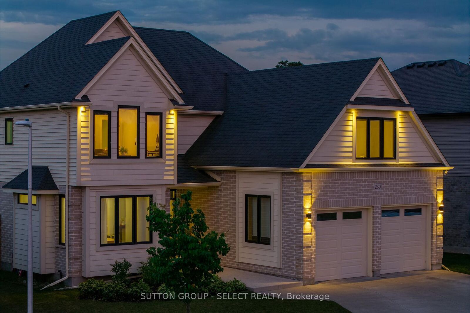 Property Photo:  230 Union Avenue  ON N0L 1R0 