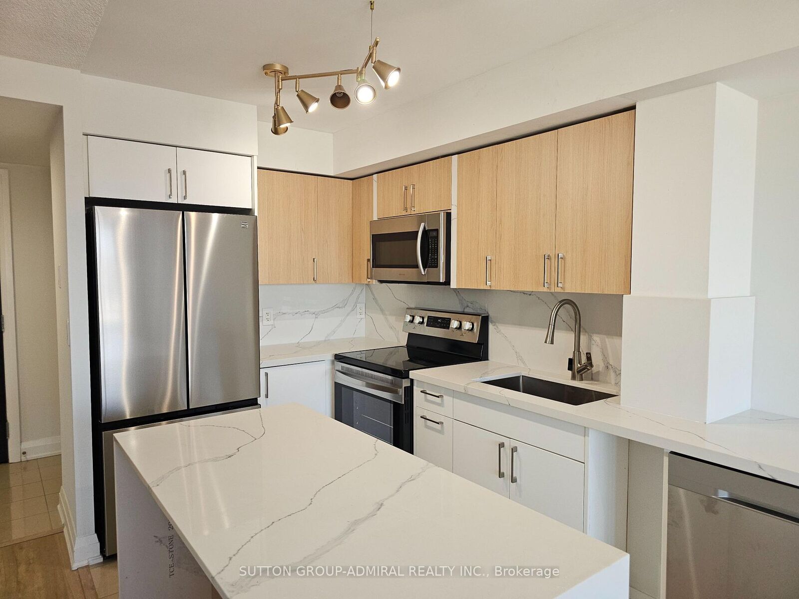 Property Photo:  20 North Park Road 417  ON L4J 0G7 