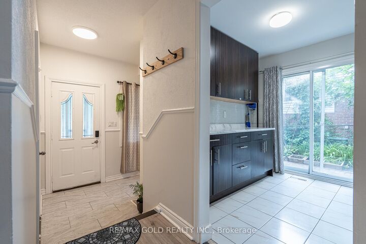 23 Judith Crescent — photo 1