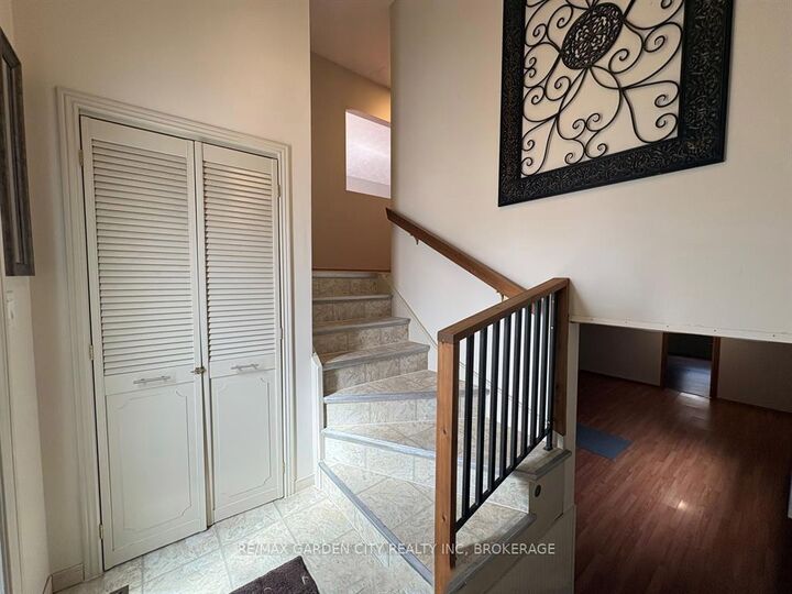 Property Photo: 6141 Wildrose Crescent ON L2G 7T3