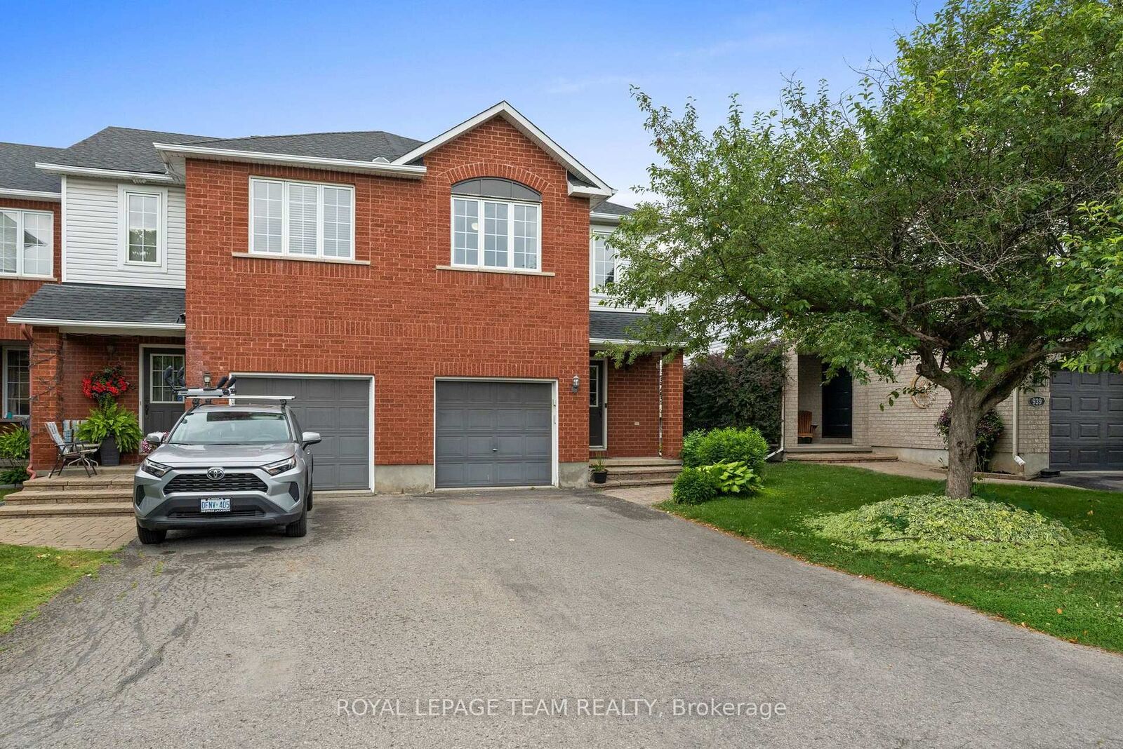 Property Photo:  937 Goose River Avenue  ON K1V 1T7 