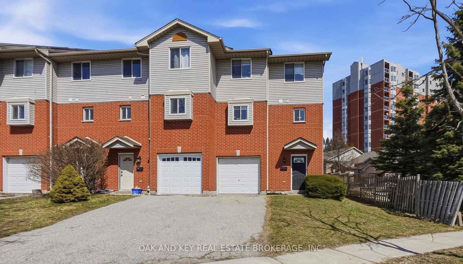 Property Photo: 18 Chapman Court ON N6G 5A7