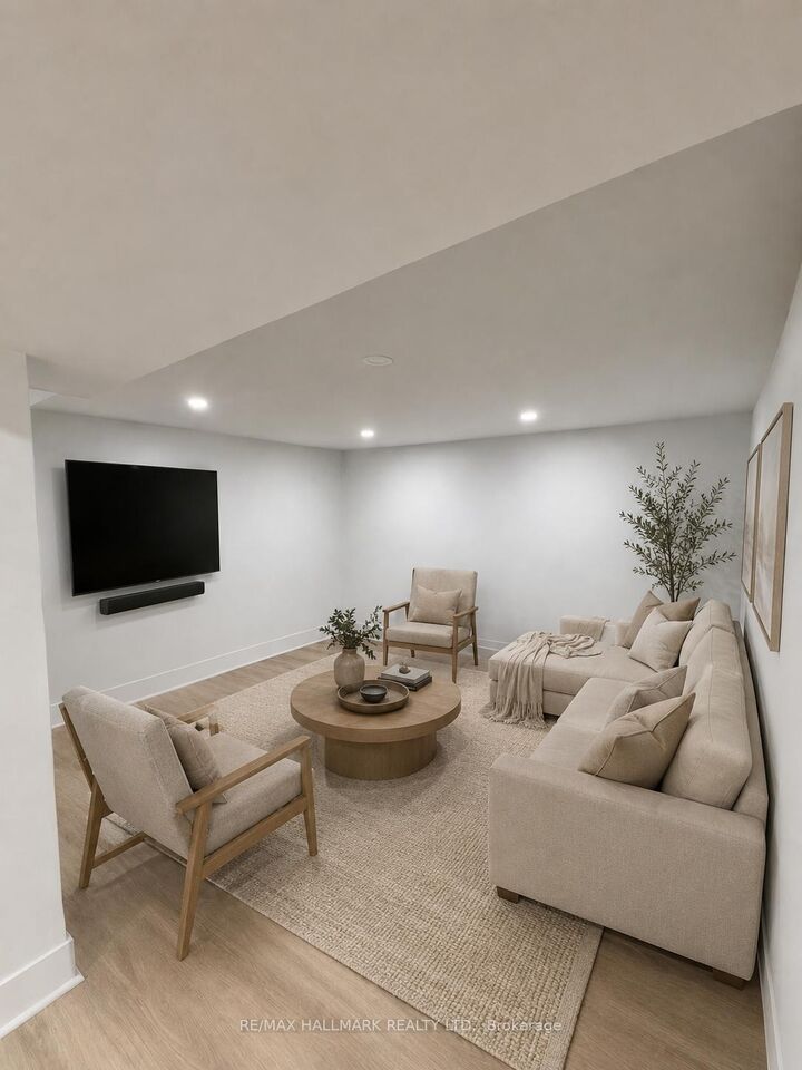Property Photo:  7 Ilfracombe Crescent Basement  ON M1R 3R9 