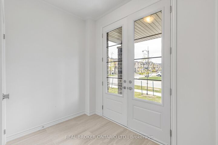 Property Photo: 8 Daisy Street ON L9X 2C5