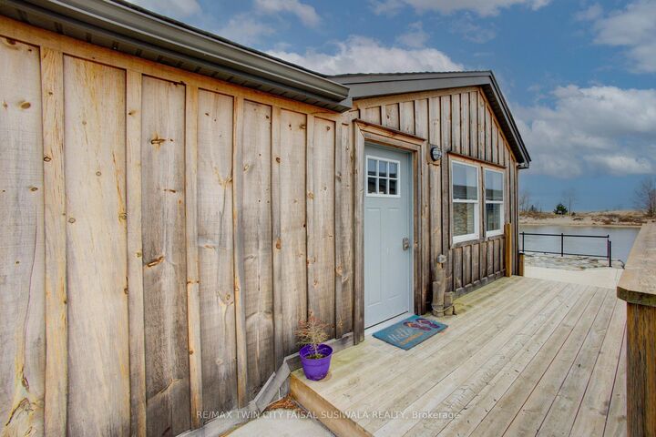Property Photo: 2 Browns Lane ON L9Z 2L7