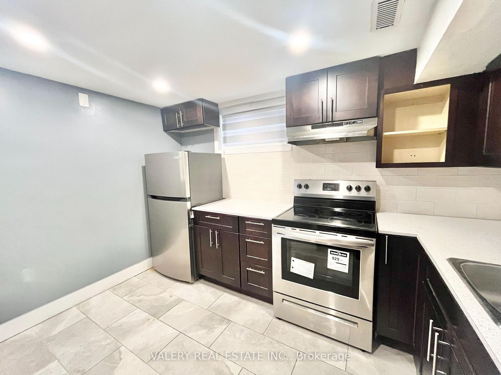 Property Photo:  207 Mount Albion Road Lower  ON L8K 6K1 