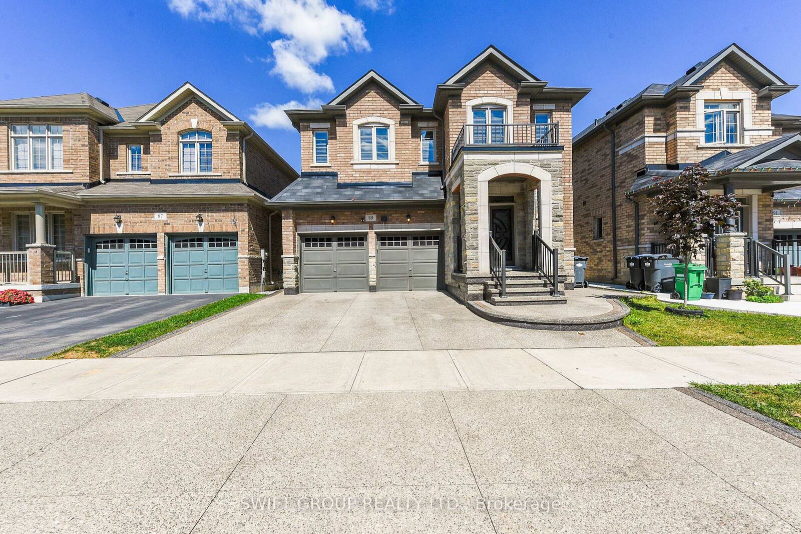 Property Photo: 89 Deer Ridge Trail ON L7C 4H4