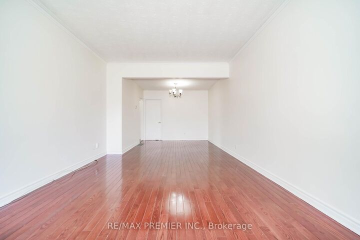 Property Photo: 14 Yatescastle Drive ON M3L 2B8