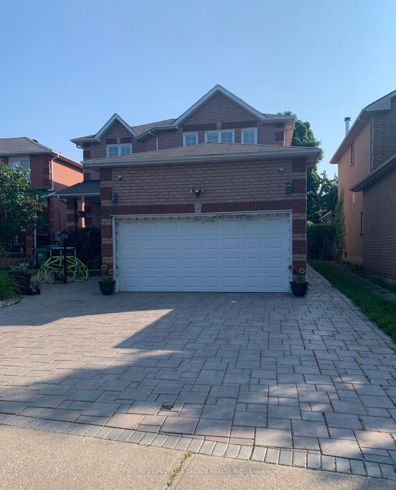Property Photo:  904 Drysdale. (Basement) Drive  ON L5V 1X6 