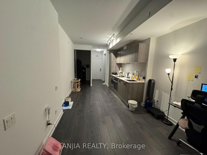 Property Photo: 3 Gloucester Street 2613 ON M4Y 0C6