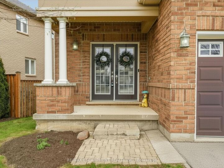 Property Photo: 21 House Lane ON L9K 0G1