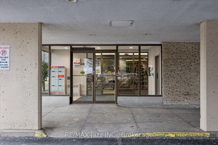 Property Photo:  120 Elgin Street W 102  ON L1G 1S7 