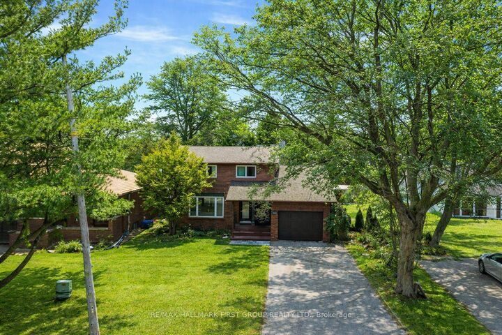 Property Photo:  1994 Fairport Road  ON L1V 1T6 